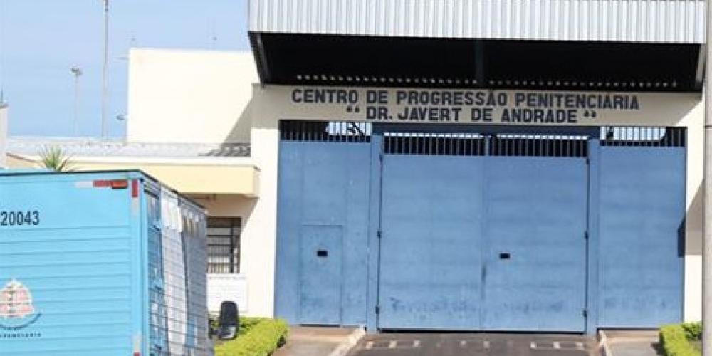 Drogas e celulares são apreendidos por policiais penais dentro de celas no CPP de São José do Rio Preto